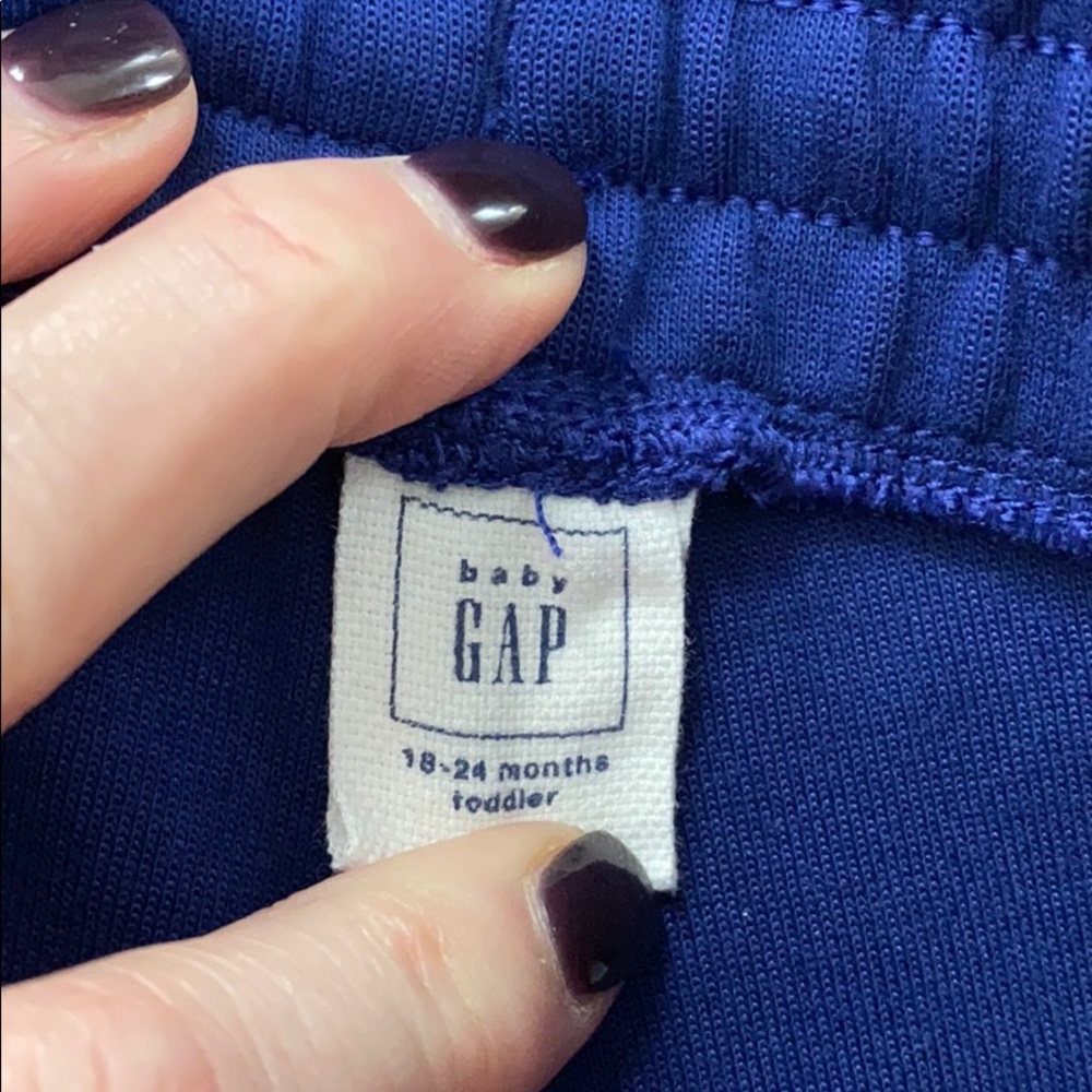 GAP Tech Short - Picture 2 of 4